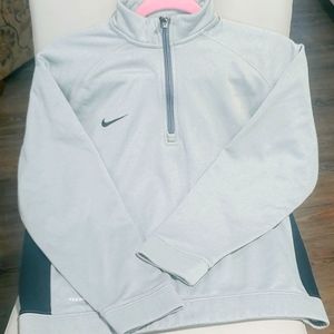 Nike sweat shirt boys youth xl
